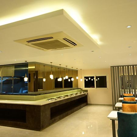Sterling Keys By Tgi Hotel Bangalore Bagian luar foto