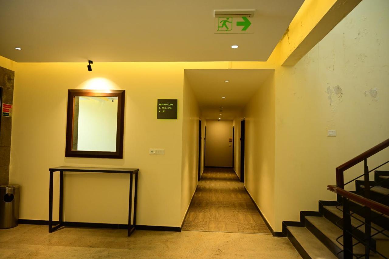 Sterling Keys By Tgi Hotel Bangalore Bagian luar foto