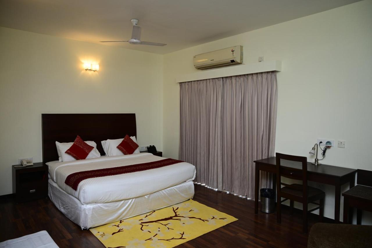 Sterling Keys By Tgi Hotel Bangalore Bagian luar foto