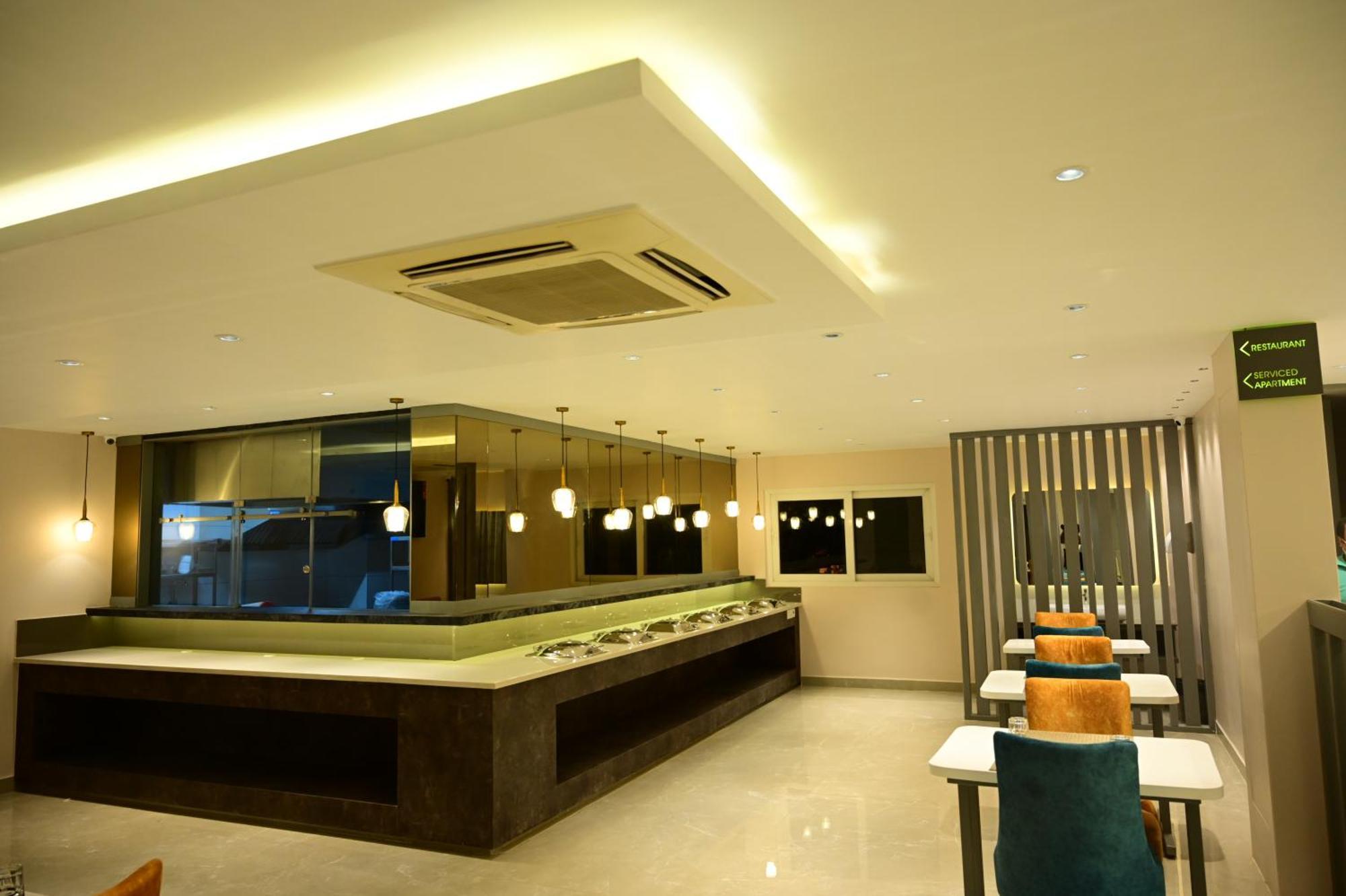 Sterling Keys By Tgi Hotel Bangalore Bagian luar foto