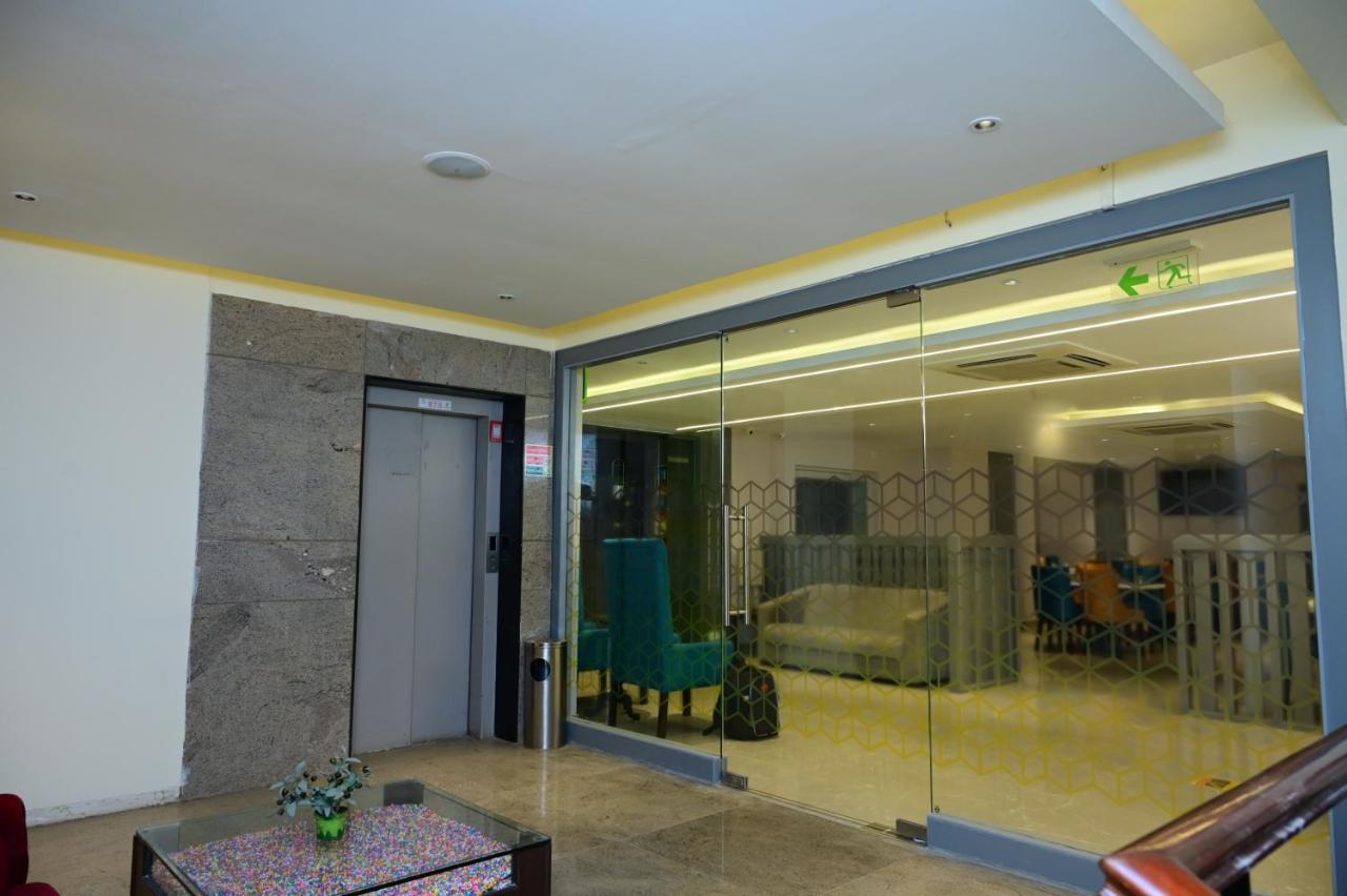 Sterling Keys By Tgi Hotel Bangalore Bagian luar foto